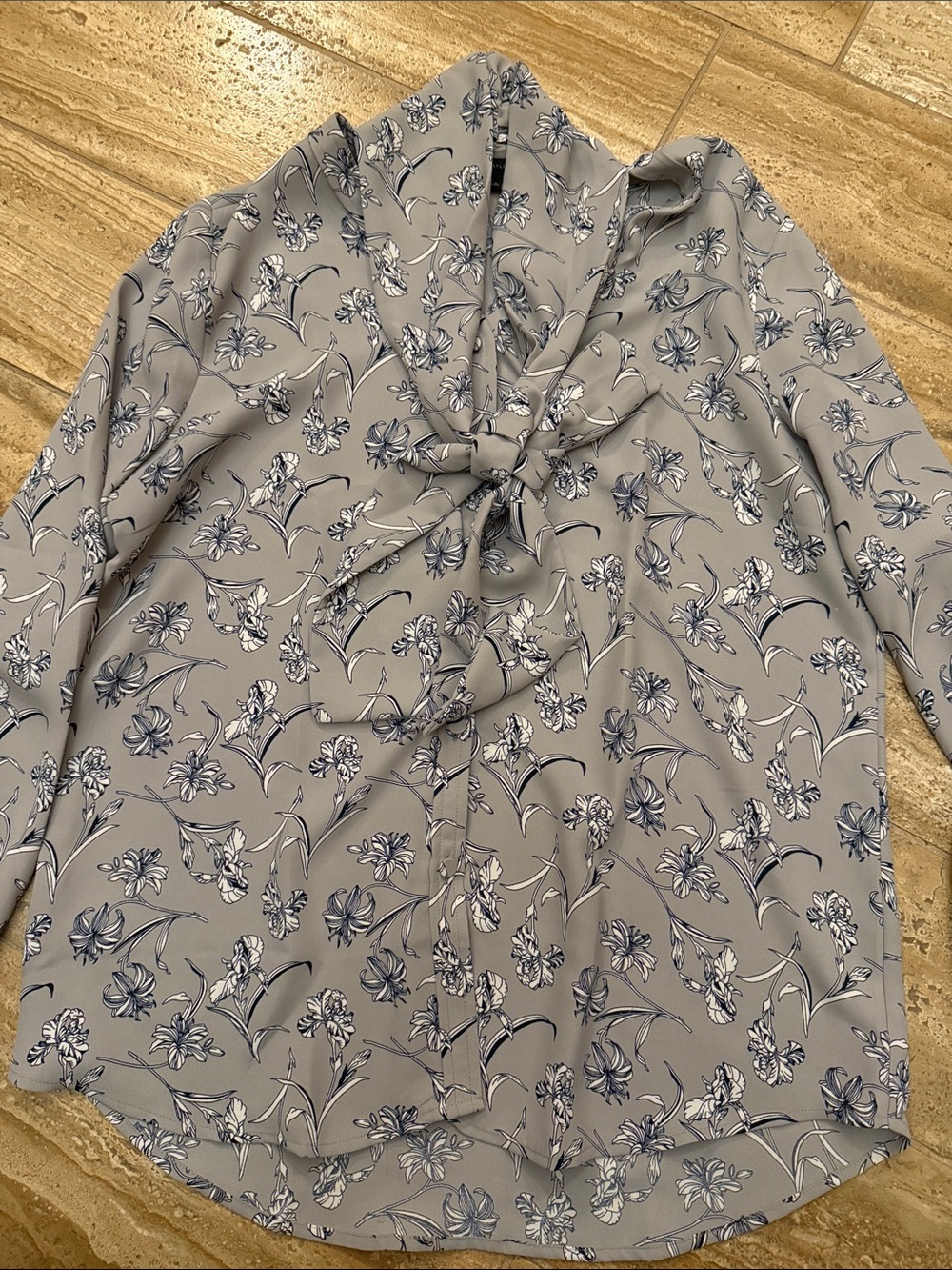 Ann Taylor Floral Tie-Neck Blouse Light Gray and Navy Long Sleeve Button Medium